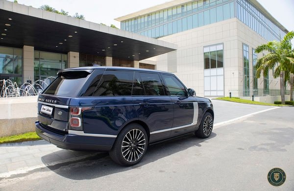 Land Rover Range Rover Supercharged angle 3